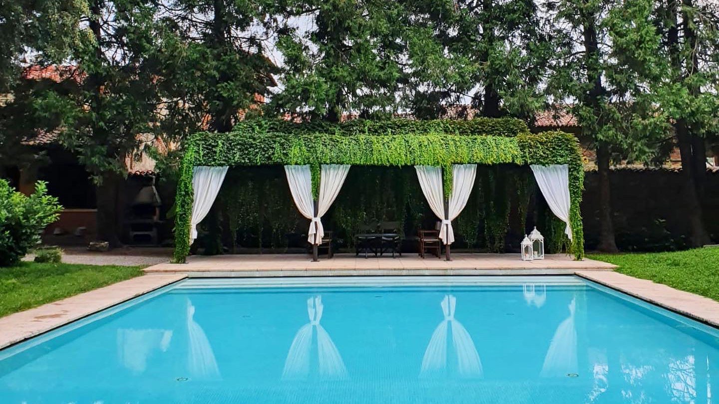 Tra il parco e l’acqua: l’estate a Villa Bottini